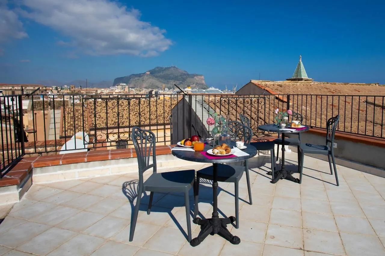 Dimora Sinibaldi Bed & Breakfast Palermo 2*,  Italy