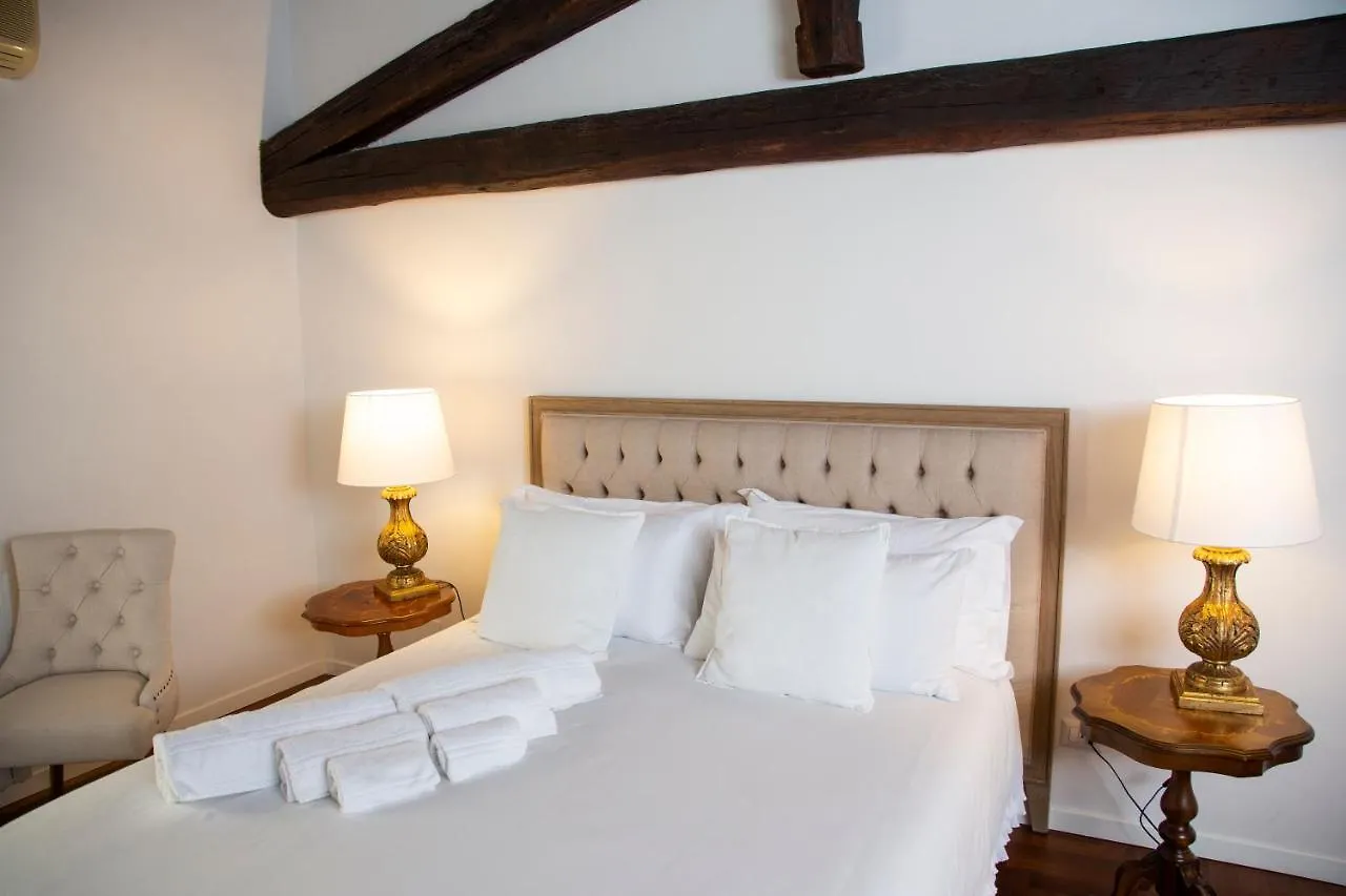 Dimora Sinibaldi Bed & Breakfast Palermo 2*,